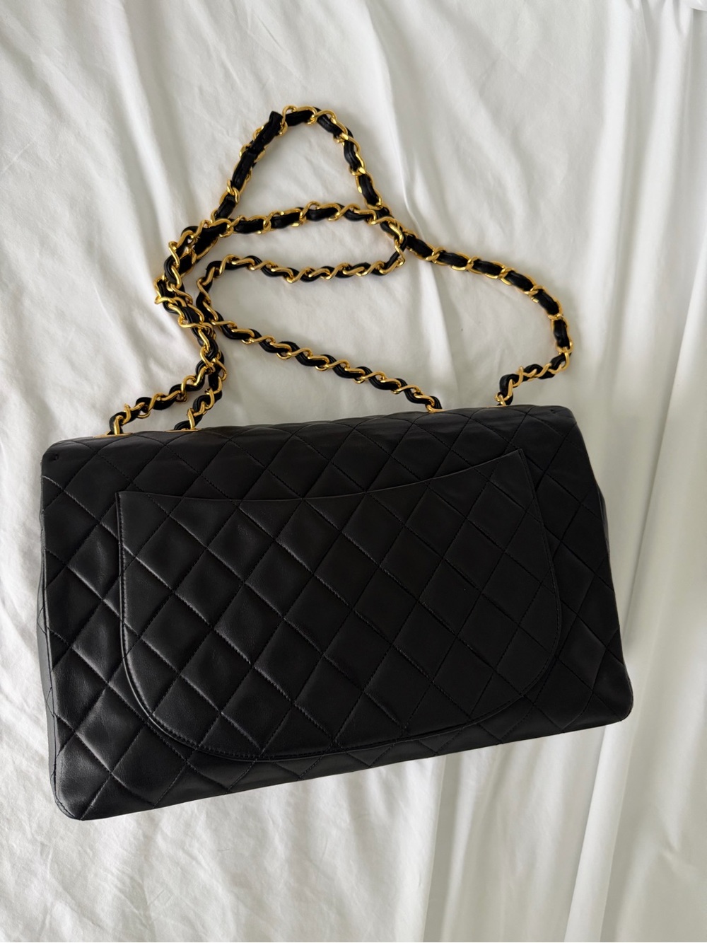 CHANEL Black Quilted Shoulder Bag with Gold Hardware - Picture 6 of 12